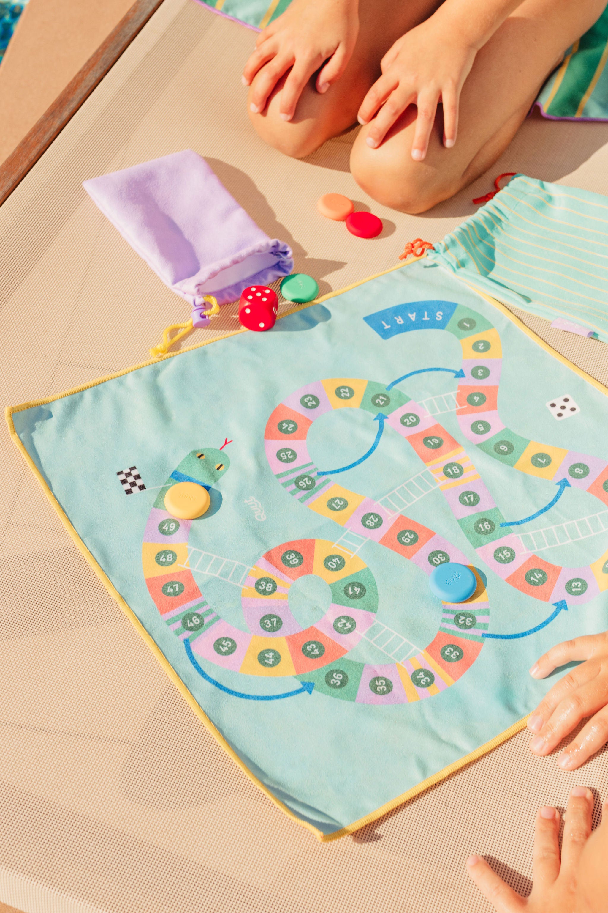 Jeu de voyage - Jeu de l'oie/Jeu de serpents et échelles